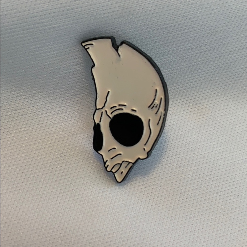 Freaky Half Skull Pin